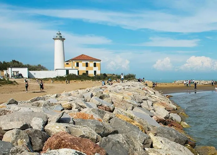 Modern Flat For 5 Guests With Private Fenced Garden Διαμέρισμα Μπιμπιόνε