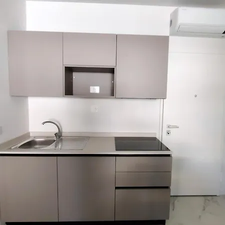 Modern Flat For 5 Guests With Private Fenced Garden Apartment *