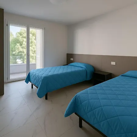 Modern Flat For 5 Guests With Private Fenced Garden
