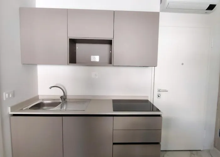 Modern Flat For 5 Guests With Private Fenced Garden 아파트 *